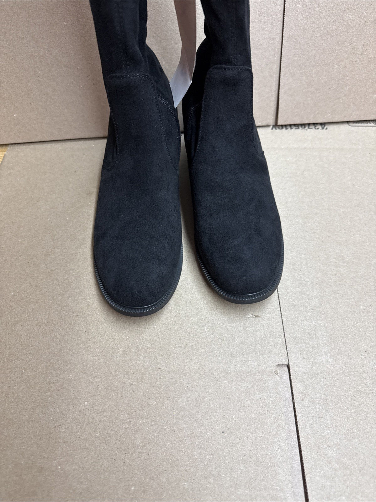 Shoe‘n Tale Women’s 8 thigh high chunky heel Rounded toe suede fall winter boots