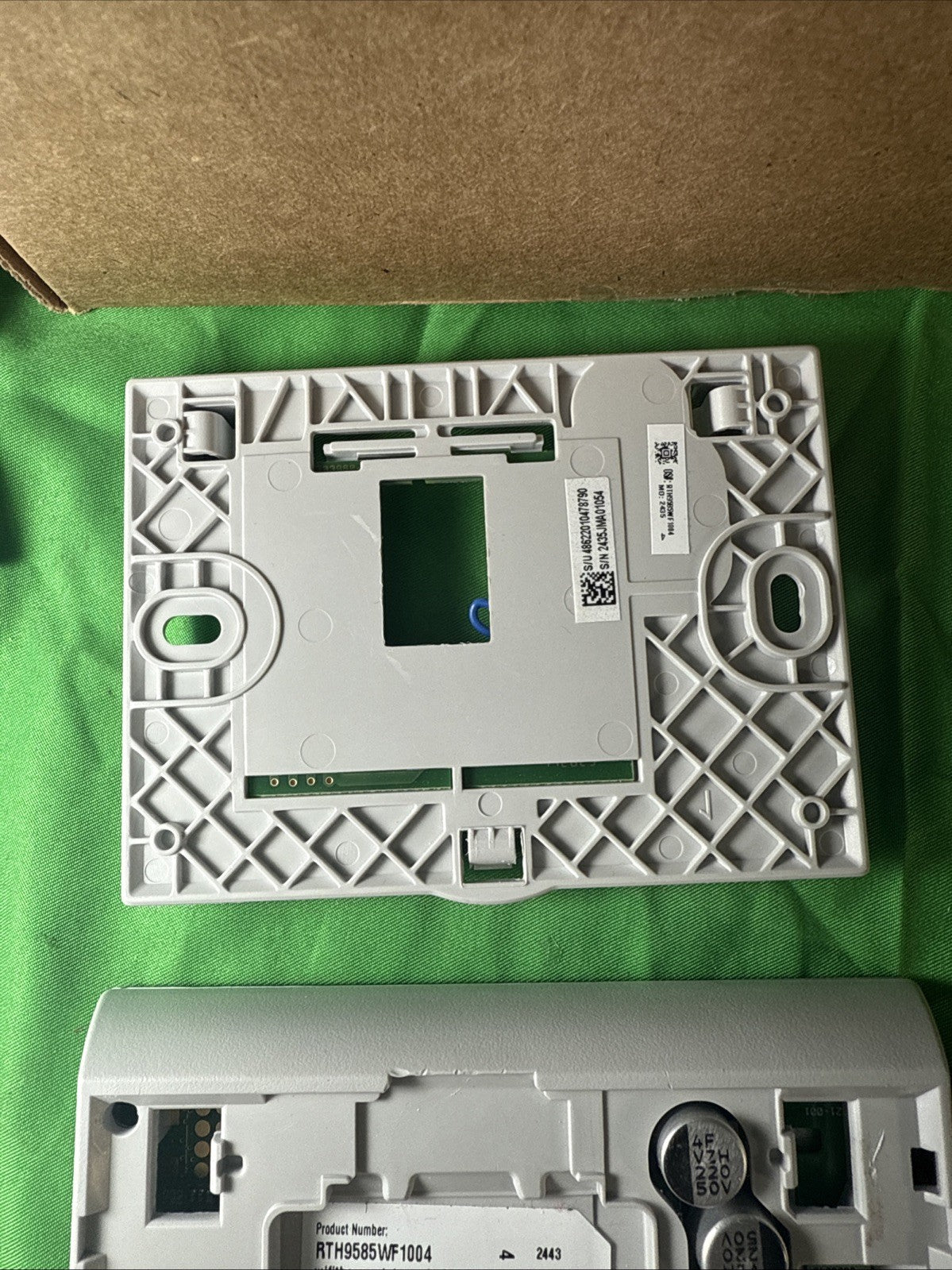 Honeywell Home RTH9585WF1004 Wi-Fi Smart Thermostat - Silver