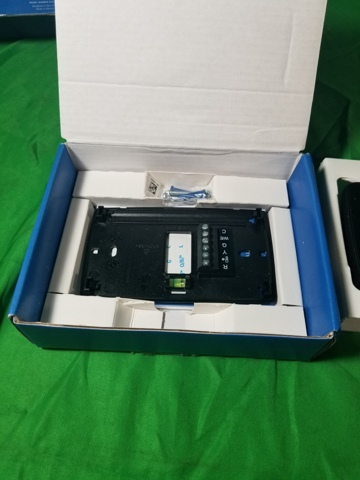 Emerson Sensi Lite ST25 Wi-Fi Smart Programmable Thermostat - Black