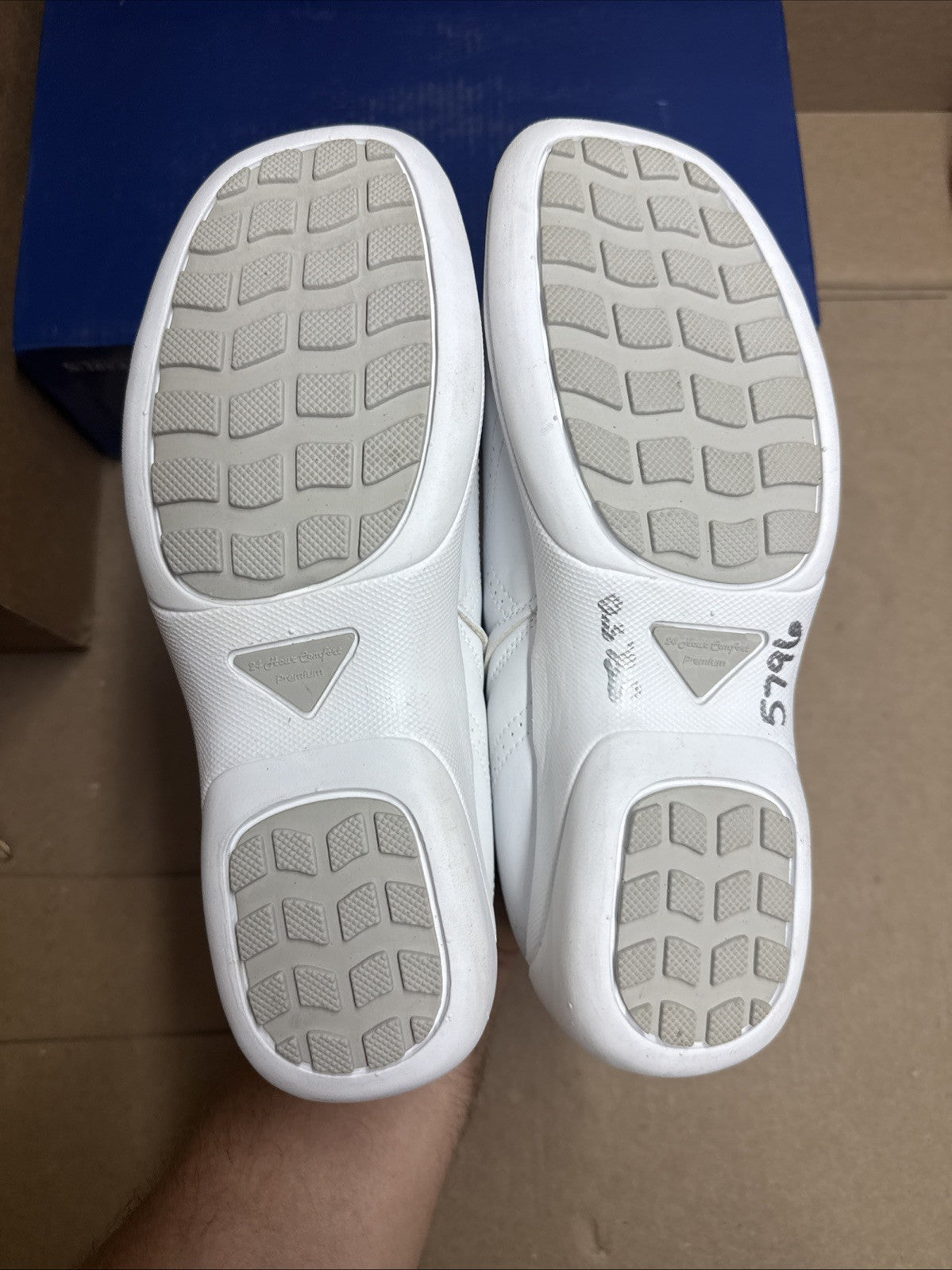 24 HOUR COMFORT Sofia Women's 6.5 Wide Width Slip-On Leather Loafers