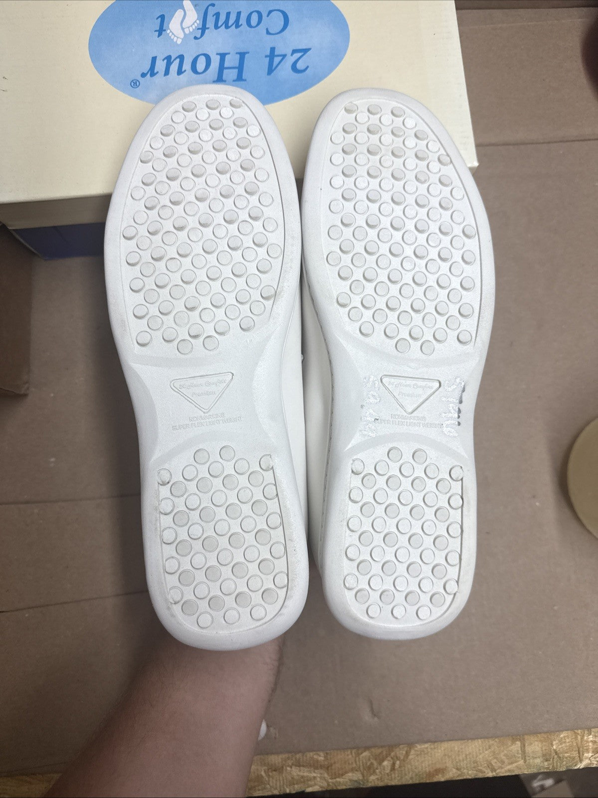 24 HOUR COMFORT Alana Women's Wide Width Lace Up Shoes 10.5 Nurse