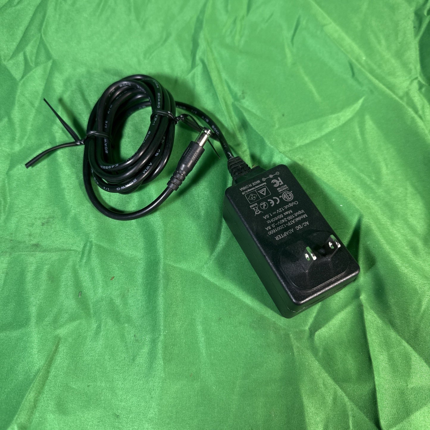 Bird-X BirdXPeller Pro Electronic Bird Preventer Sonic Bird Decoy