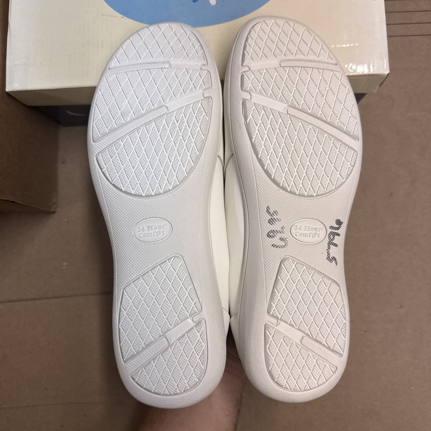 24 HOUR COMFORT Ester Women's 10 Wide Width Slip-On Leather Loafers Nurse