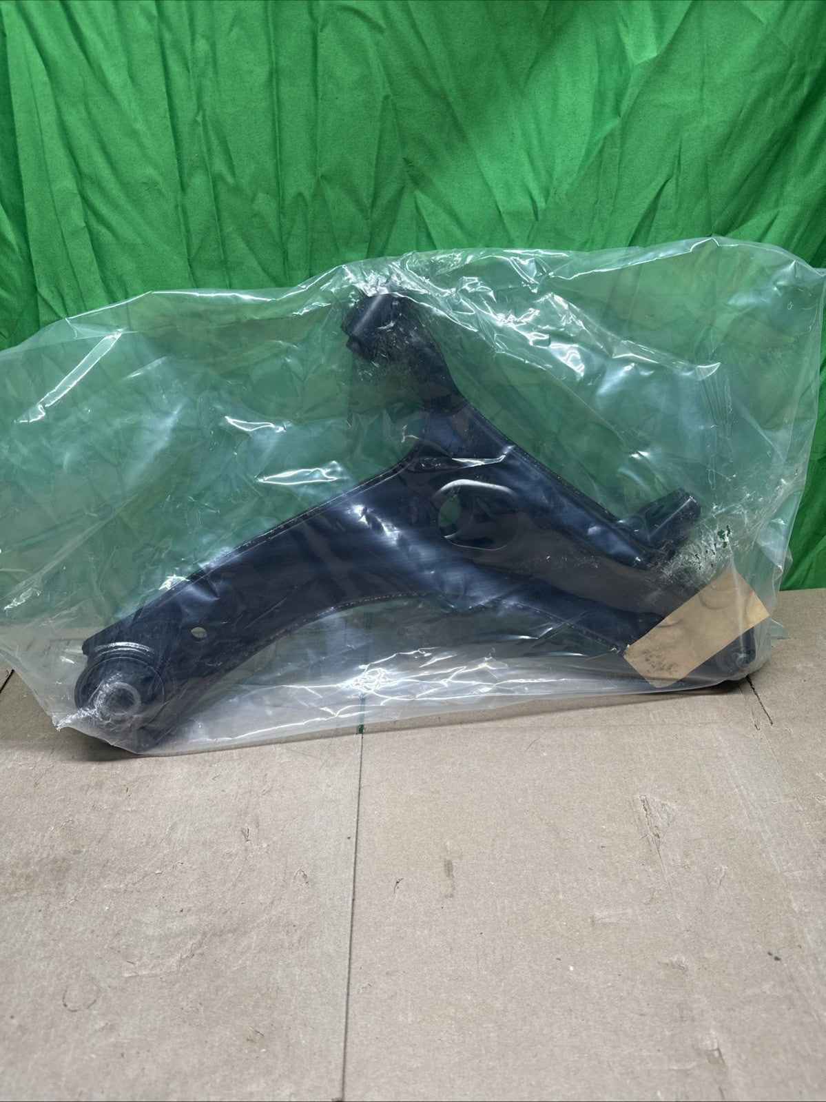 Suspension Control Arm and Ball Joint Assembly Moog RK623561