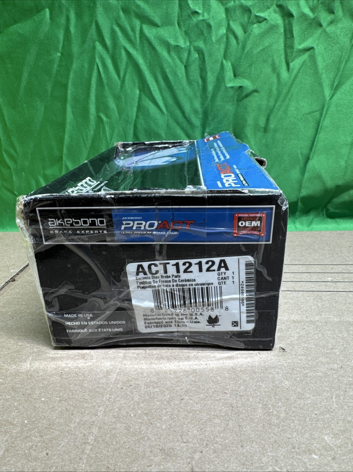 Akebono ACT1212A Akebono ProACT Ultra Premium Brake Pad Kit