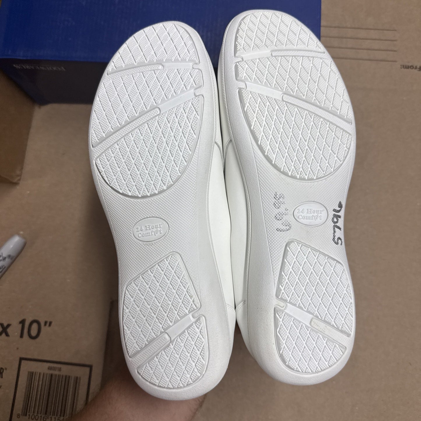 24 HOUR COMFORT Ester Women's 9.5 Wide Width Slip-On Leather Loafers Nurse