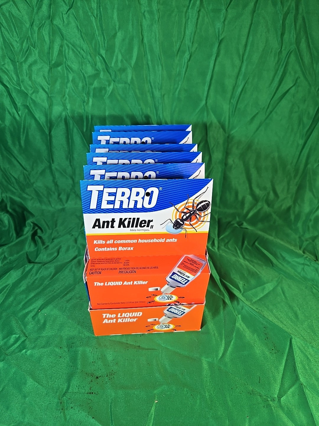 12 packs of TERRO The Liquid Ant Killer Model# T200, 2 fl oz bottle 12X Display