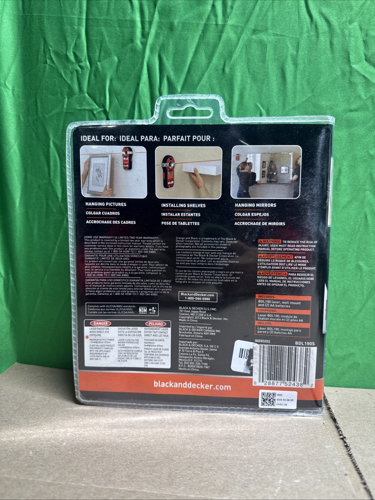 Black&Decker BullsEye BDL 190S Auto Leveling Laser with Stud Sensor - Unused