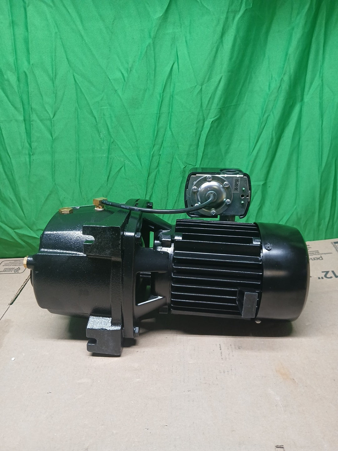 LEO3/4 HP 115/230-Volt Cast Iron Convertible Jet Pump NEW OPEN BOX