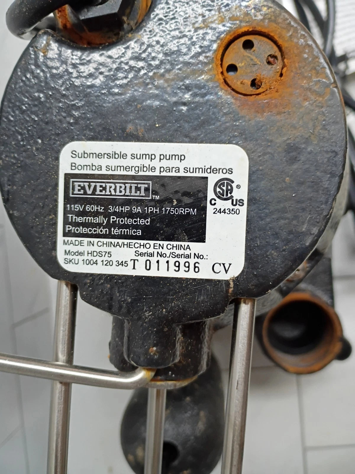 Everbilt 3/4HP Cast-Iron Pro-Grade Submersible Sump Pump 1004 120 345 Used