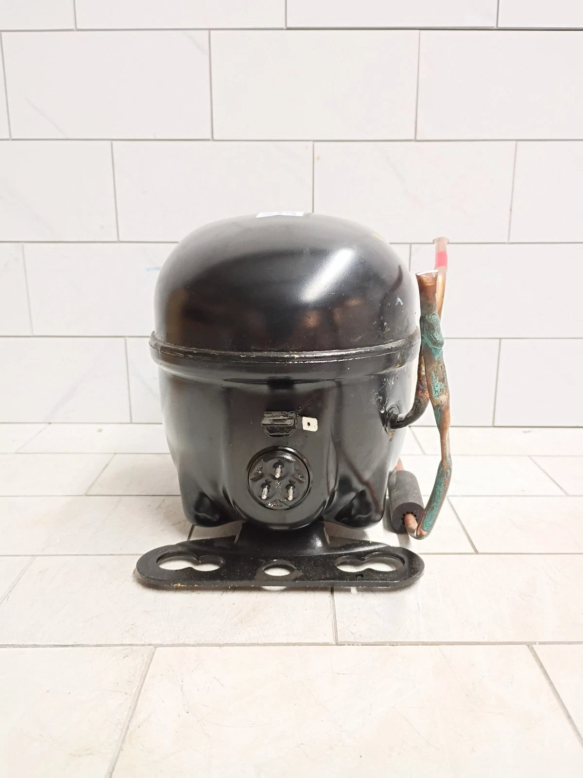 GE Refrigerator Compressor EZ65H1A-U, WR87X37849, WR87X31765 Read Description.