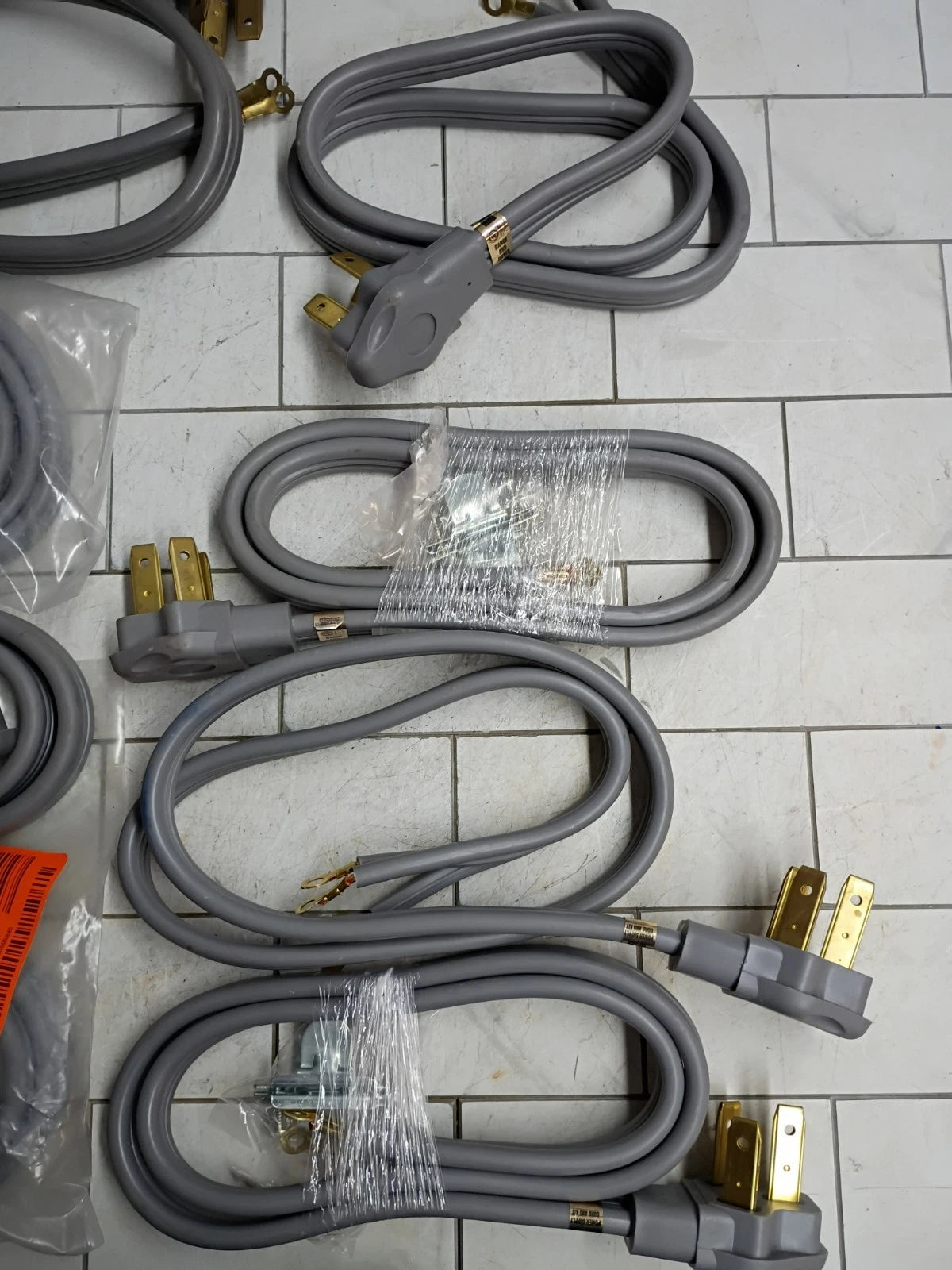8pk Everbilt 61256HD 4 ft. 40 Amp 3 Wire 6/8 3-Wire Electric Range Plug, OB,