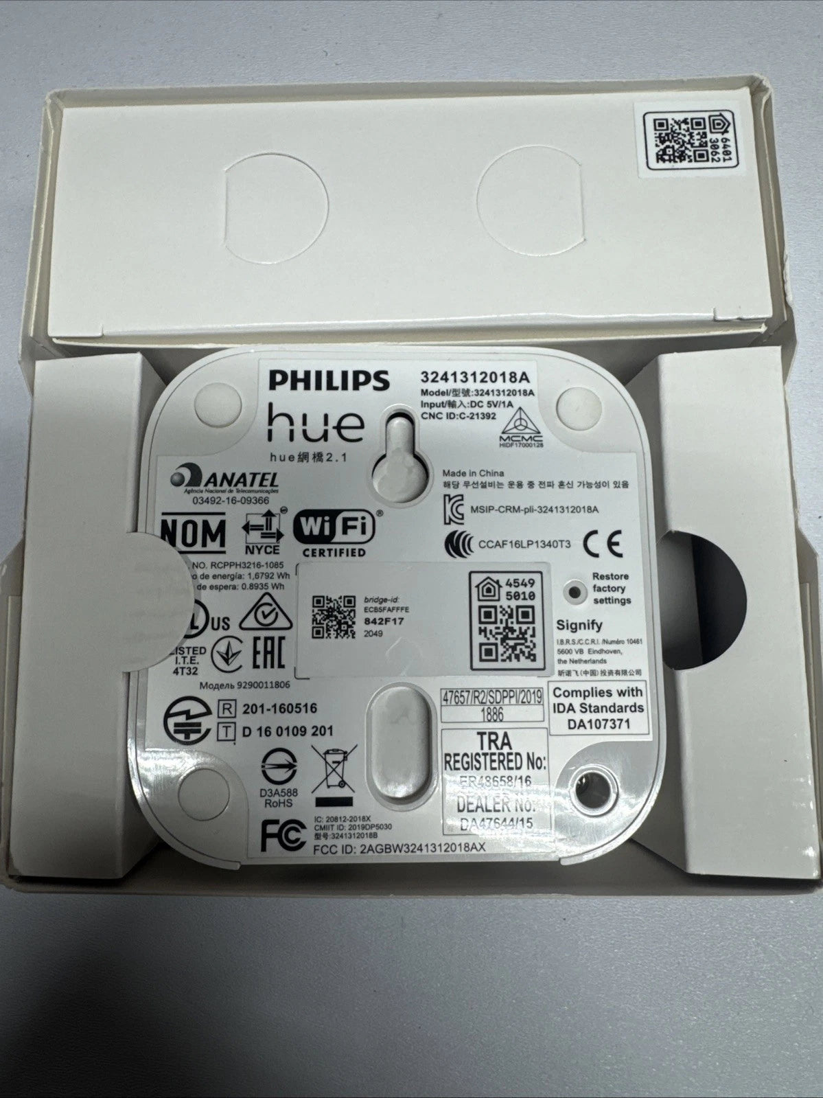 Philips Hue Bridge, Works with Alexa, Apple Home Kit & Google Assistant -White