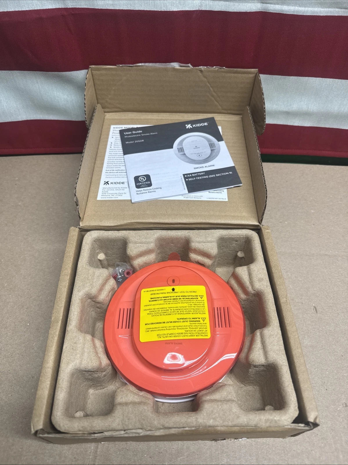 KIDDE 20SDR Photoelectric Smoke Alarm AA Battery Powered LED Warning.