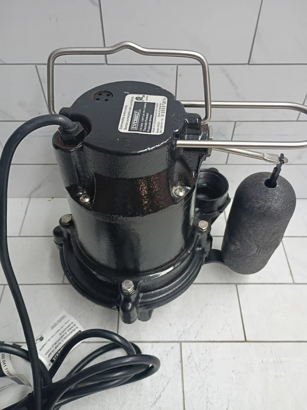 Everbilt S02160925 1/3 HP Cast Iron Submersible Sump Pump Used