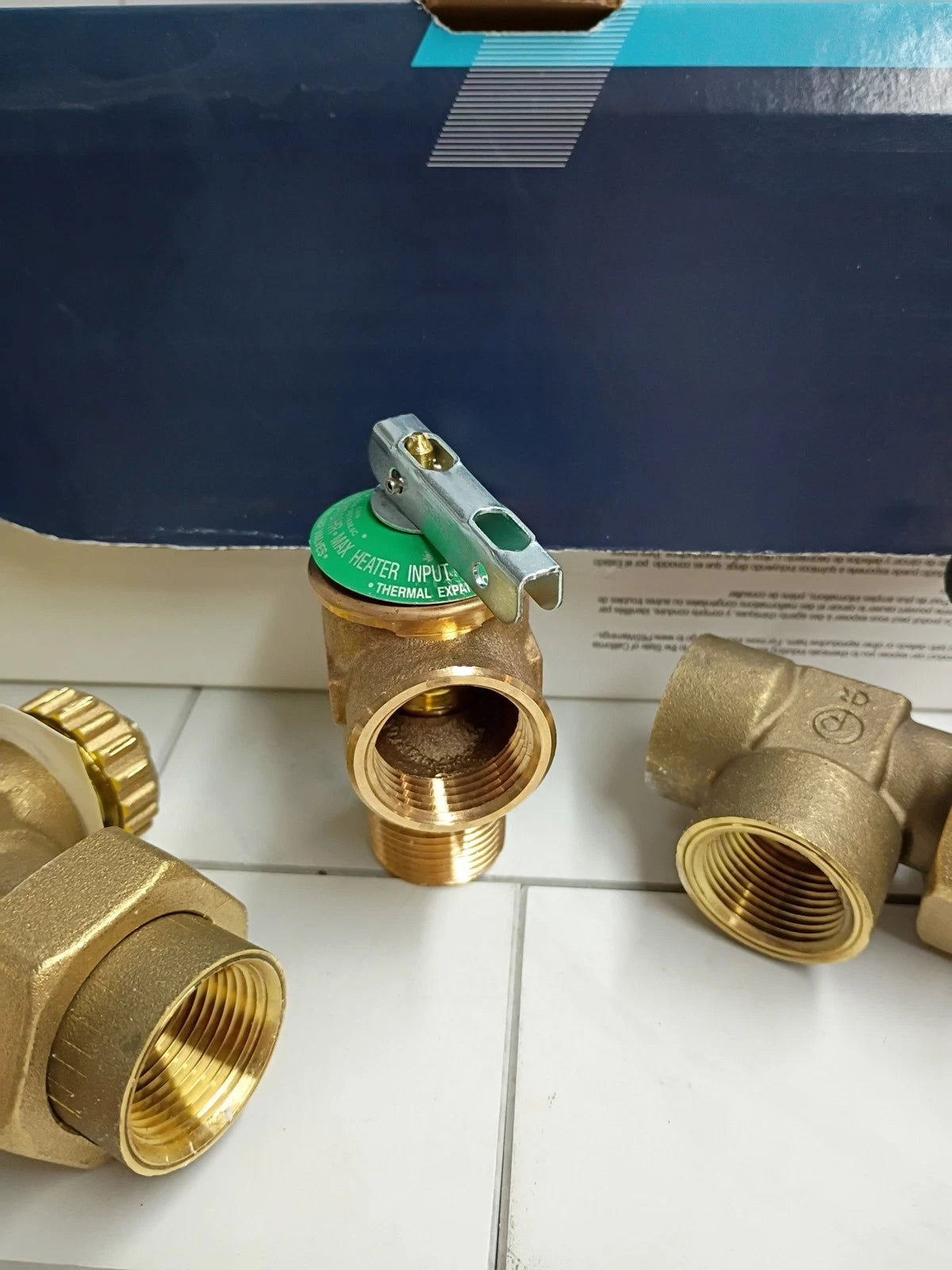 SharkBite 25374 Tankless Water Heater Valves Installation Kit 3/4" 25374 New OB