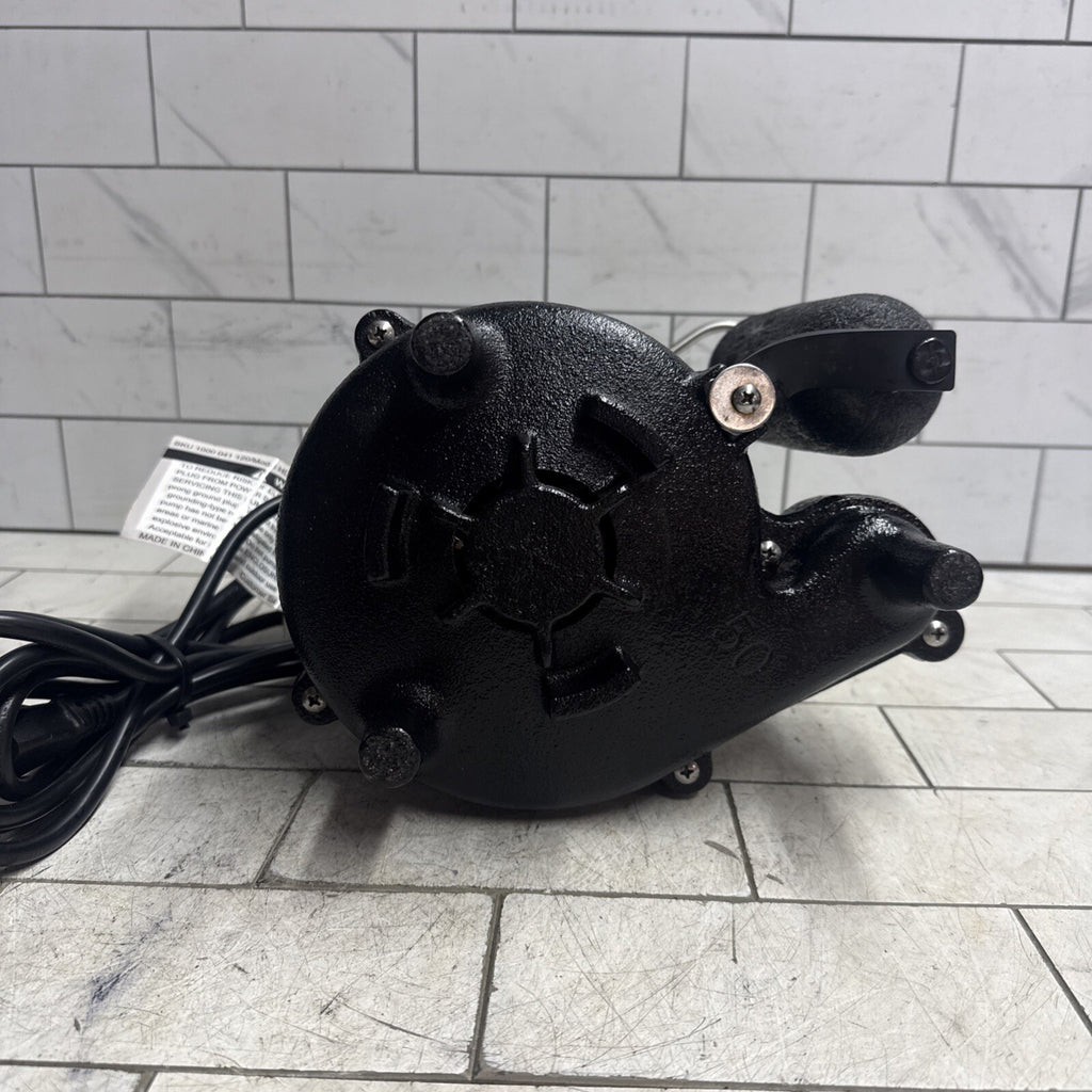 Everbilt HDS50 1/2 HP Cast Iron Pro Grade Submersible Sump Pump OPEN BOX.
