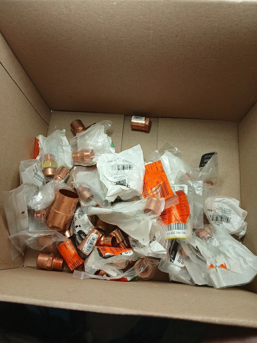 (1000) 3/4" and 1/2" COPPER SWEAT FITTINGS Tees, Adapters,elbows, Coupling, Etc