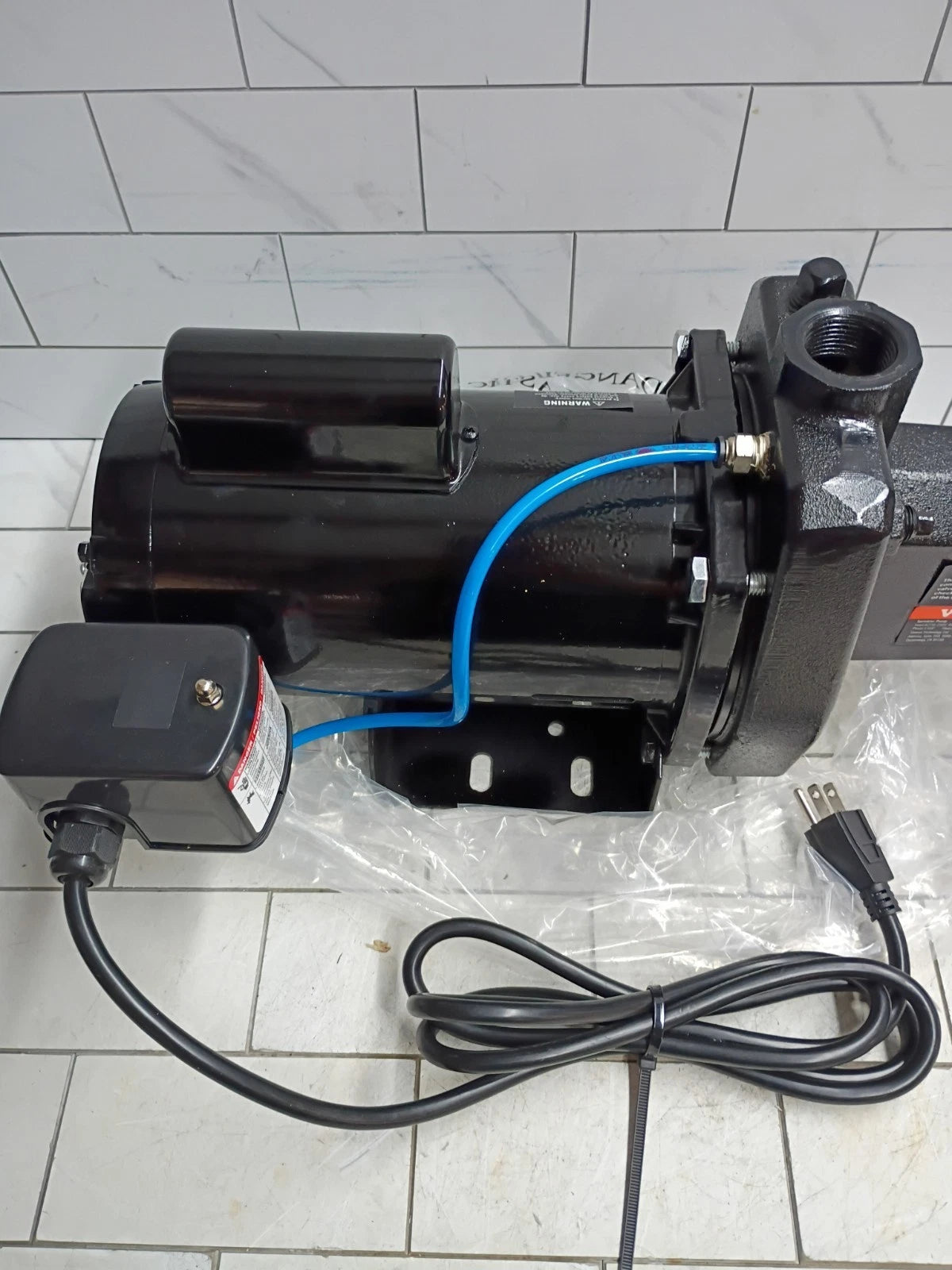 1.5Hp VEVOR ZX50283 Home or Irrigation CAST IRON SPRINKER PUMP - Open Box