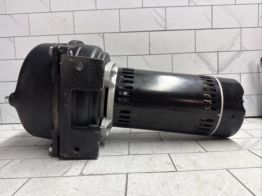 Wayne WLS150 1-1/2 HP Cast Iron Quick-Prime Lawn-irrigation Sprinkler Pump. NOB