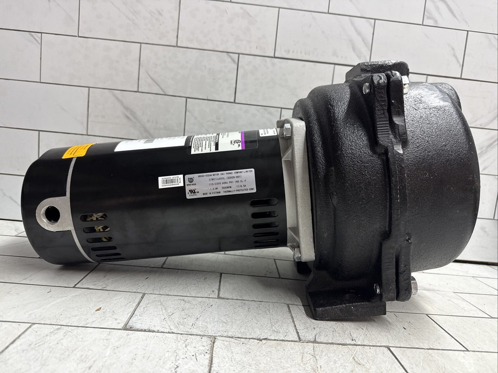 Wayne WLS150 1-1/2 HP Cast Iron Quick-Prime Lawn-irrigation Sprinkler Pump. NOB