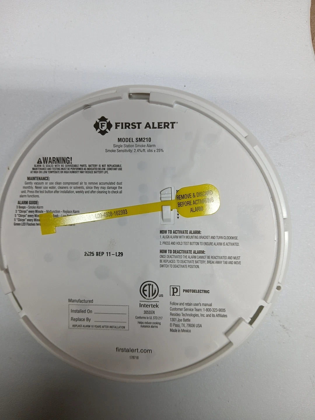 First Alert Superior Smoke Alarm -Slim Profile Design- Model #SM210 (READ DISCR)