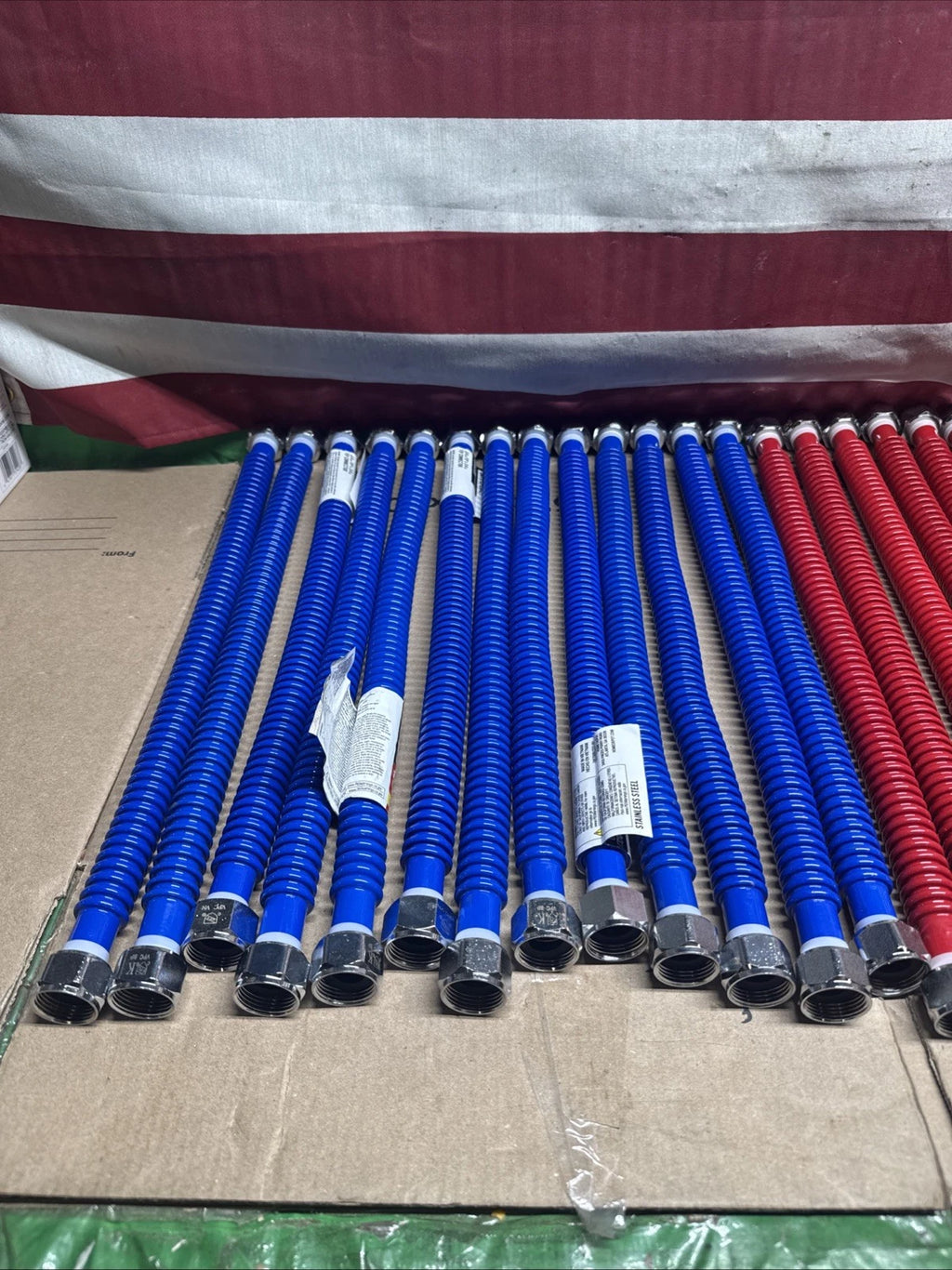 Lot Of 26 Everbilt 3/4" X 18" Water Heater Flex Connector Red & Blue Open Box