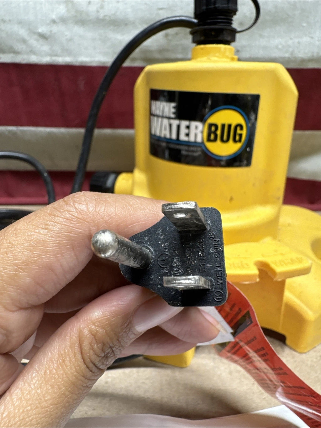 Wayne 1/6 HP WaterBUG Submersible Utility Pump with Multi-Flo Technology USED]