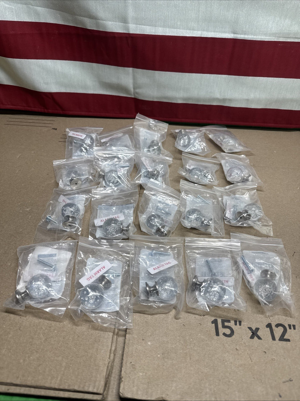 20-pack LibertyBubble Glass 1-1/8 in. (29 mm) Vintage Satin Nickel and Clear.
