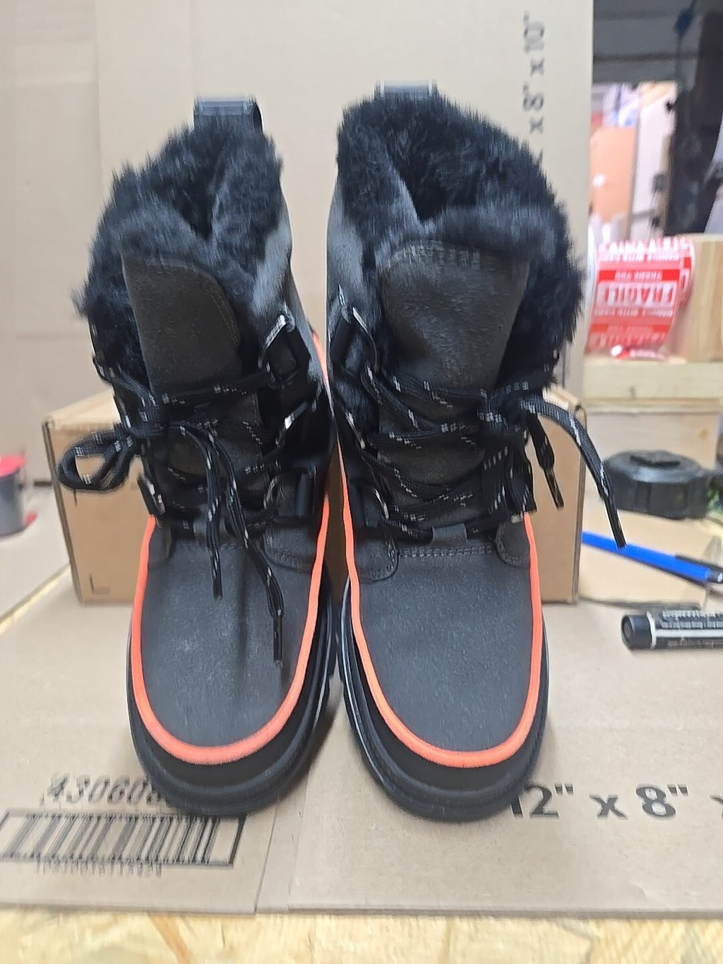 R Cord womens hiking boots fur liner size 6
