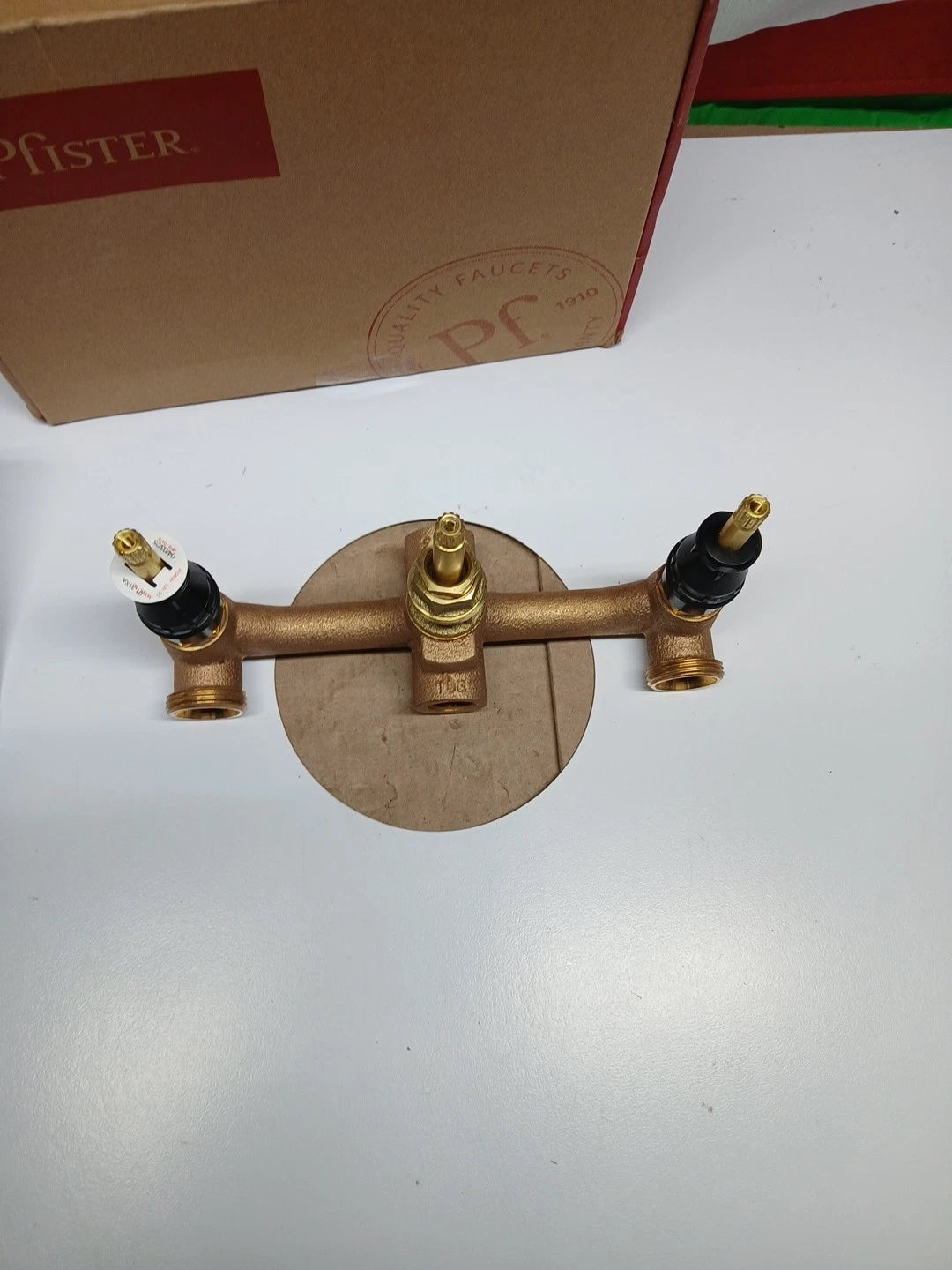 Pfister 01-31XA Fixed Brass 3-Handle Rough In Valve Body 8 in, NEW OB