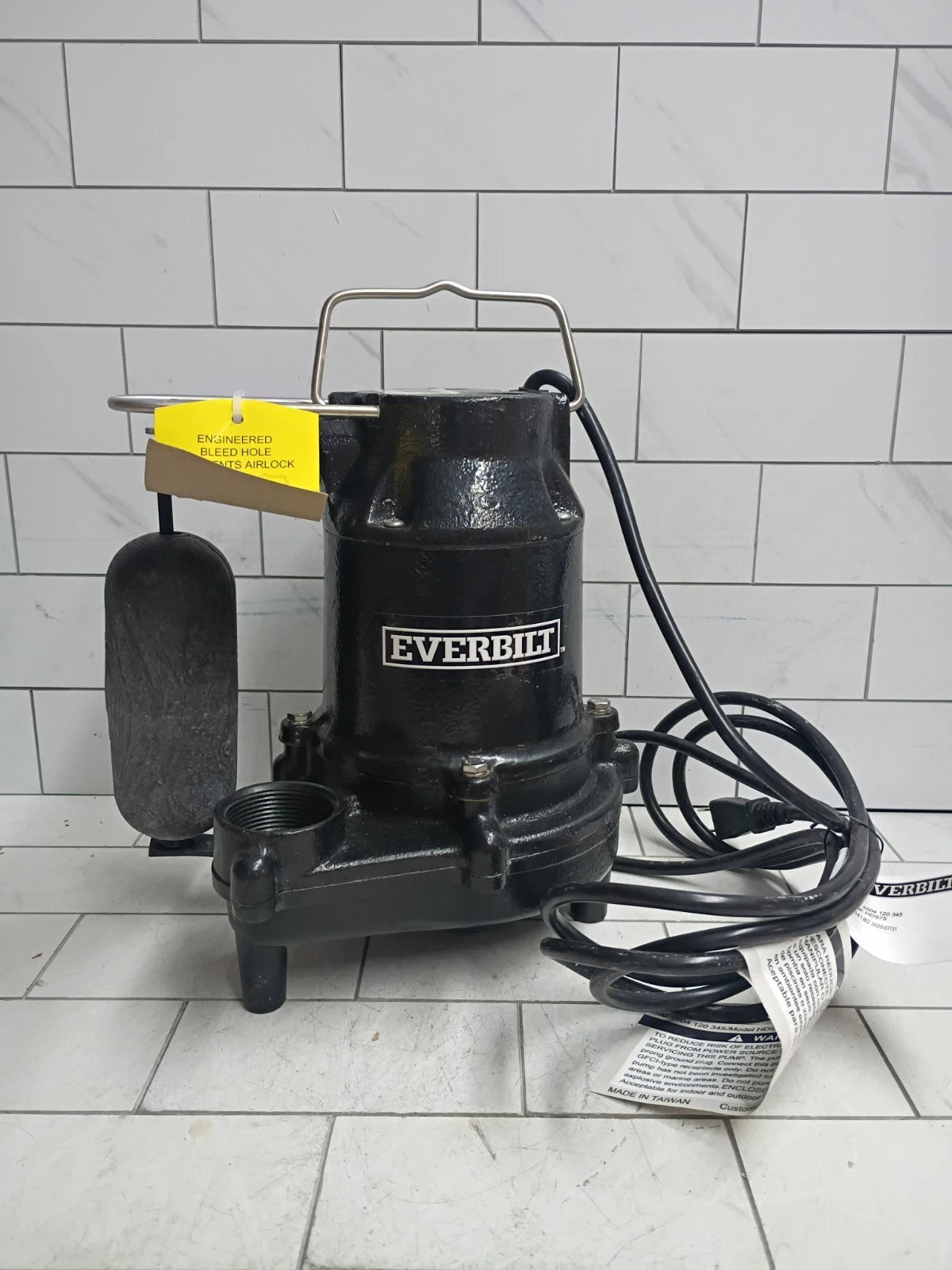 Everbilt 3/4HP Cast-Iron Pro-Grade Submersible Sump Pump 1004 120 345 Open Box
