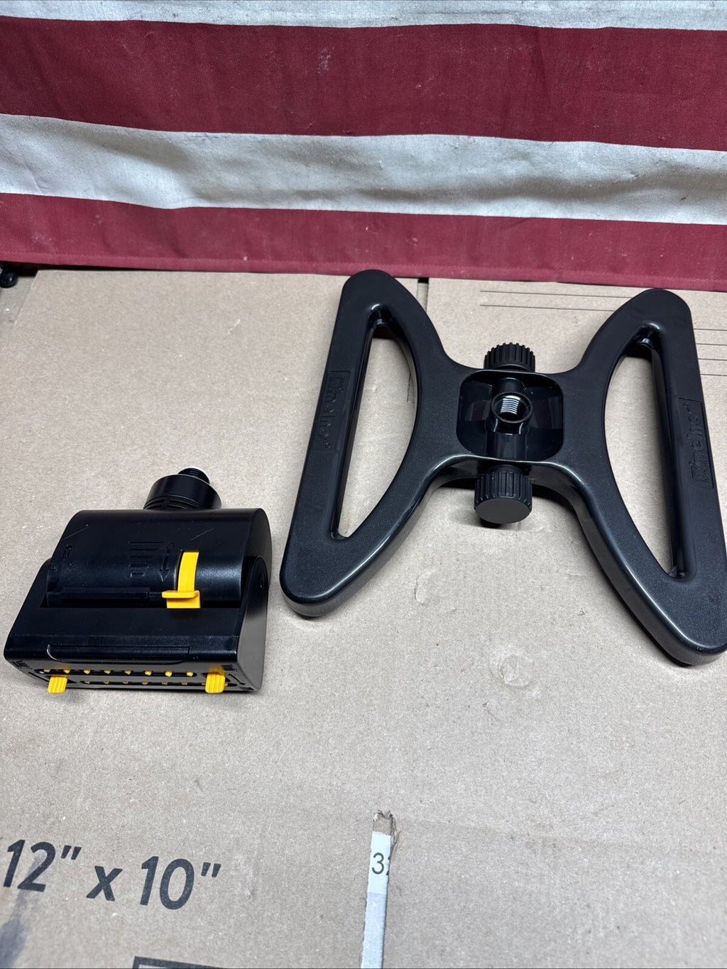 Melnor Poly 3900 Sq. Ft. Black Oscillating Sprinkler 4060-4 Melnor 4060-4