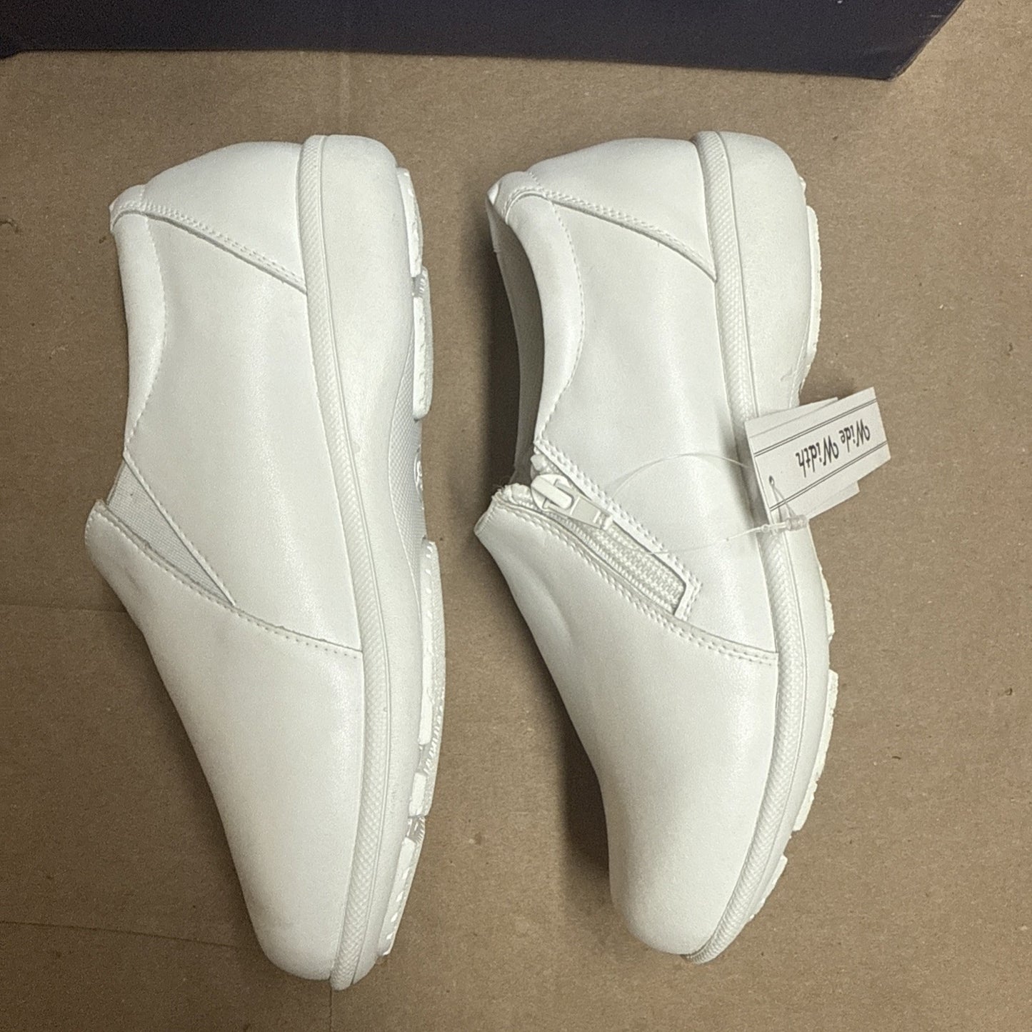 24 HOUR COMFORT Ester Women's 6 Wide Width Slip-On Leather Loafers Nurse