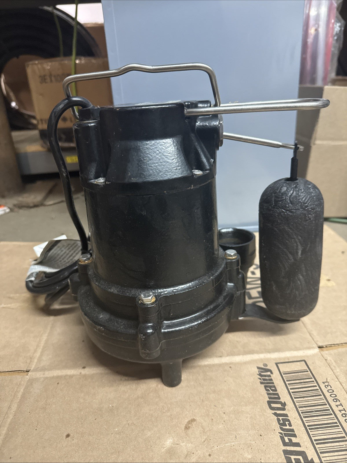 Everbilt 1/2 HP Cast Iron Sump Pump Model # HDS50 Used