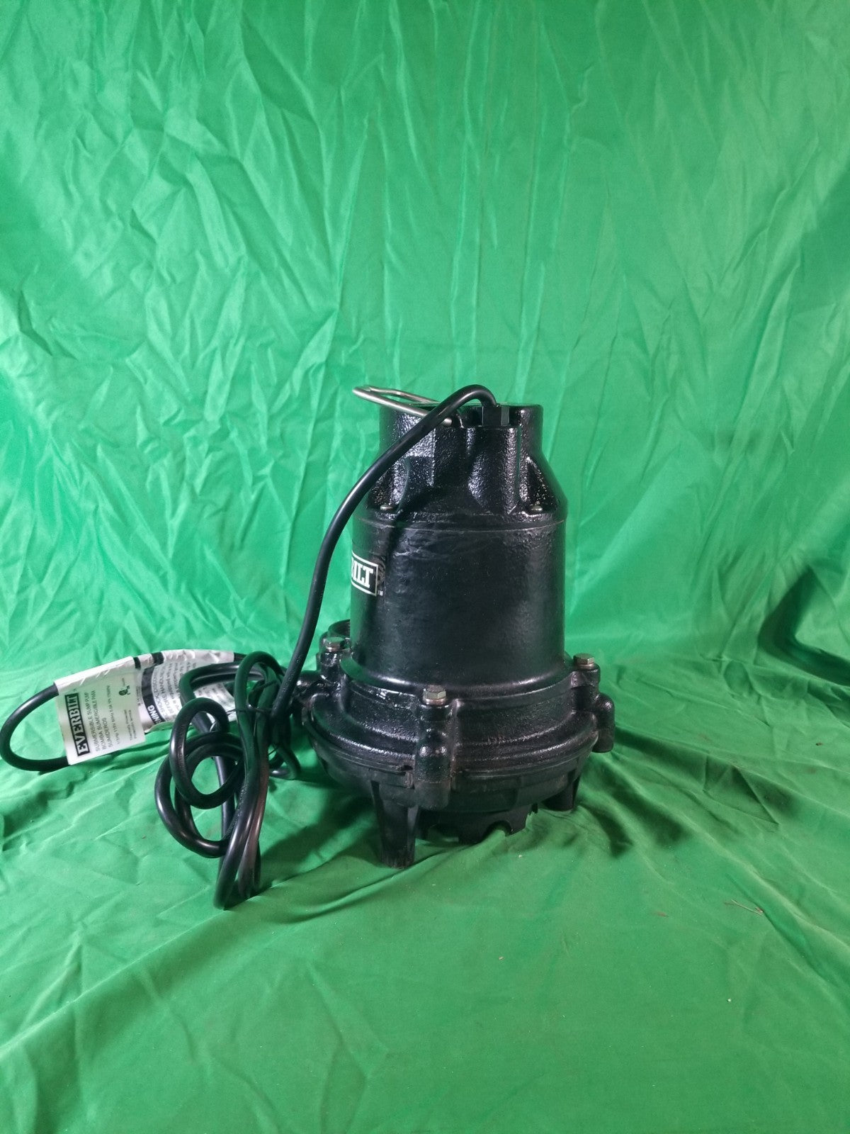 Everbilt 1/3 HP Cast Iron Submersible Sump Pump Excellent Condition