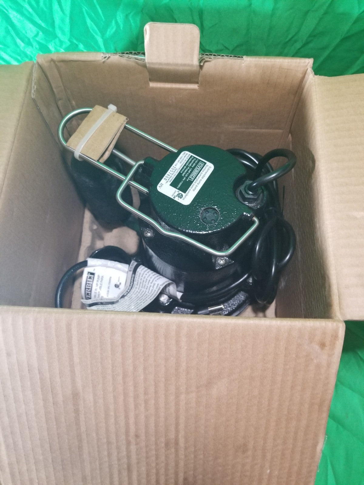 Everbilt 1/3 HP Cast Iron Submersible Sump Pump New-Open Box