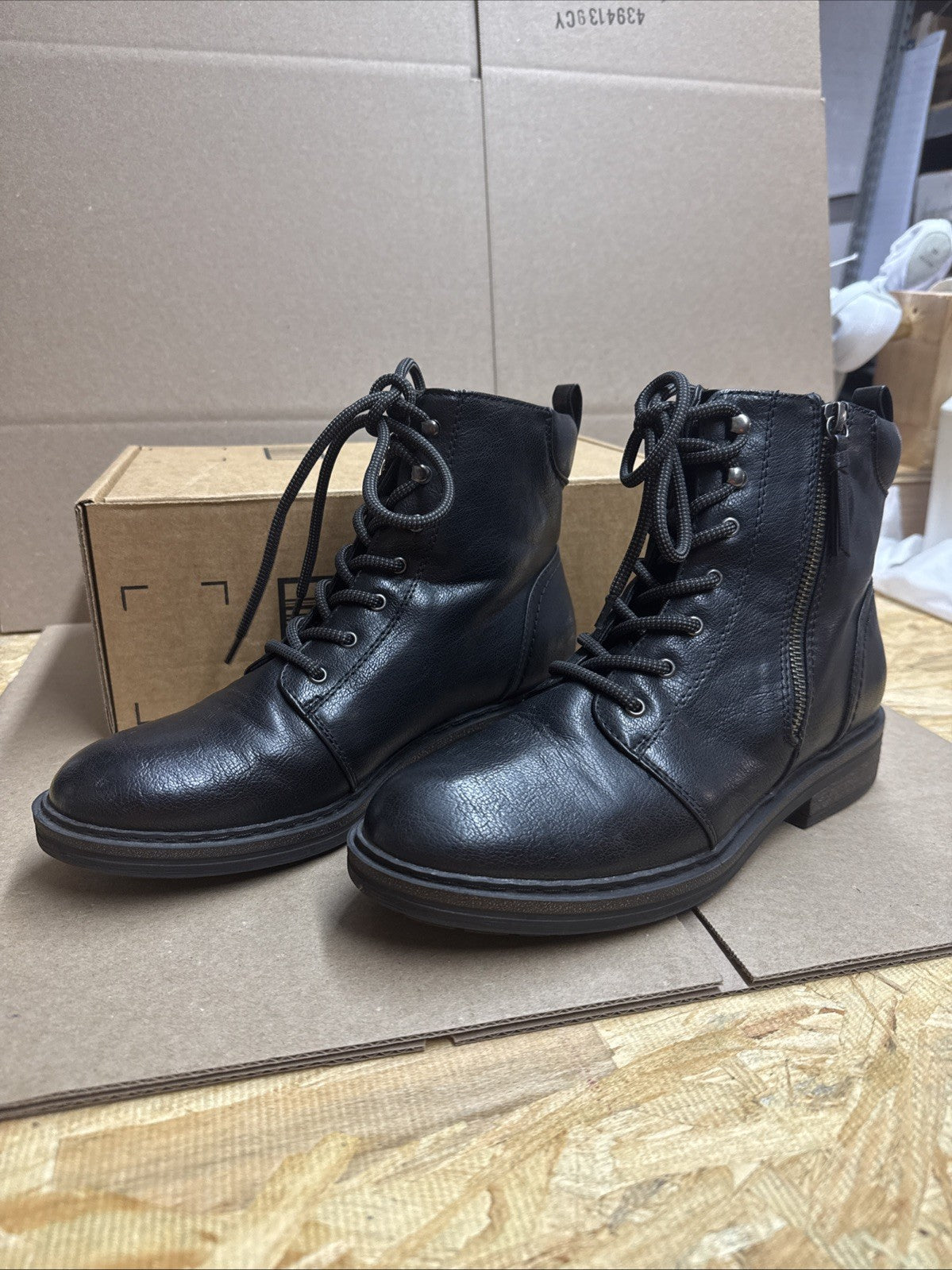 Baretrap Amysue Women’s Size 9M Faux Leather Black Biker Boot Zipper Laces