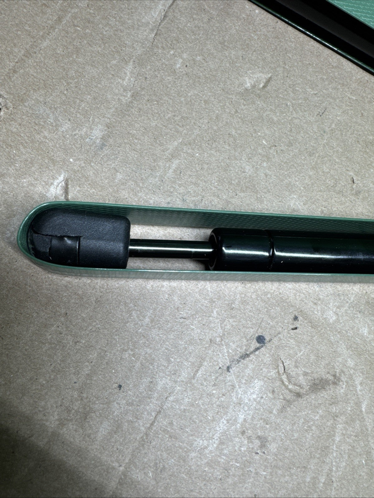 2x Rear Window Glass Lift Supports Shocks for Chevy Tahoe GMC Yukon 00-06