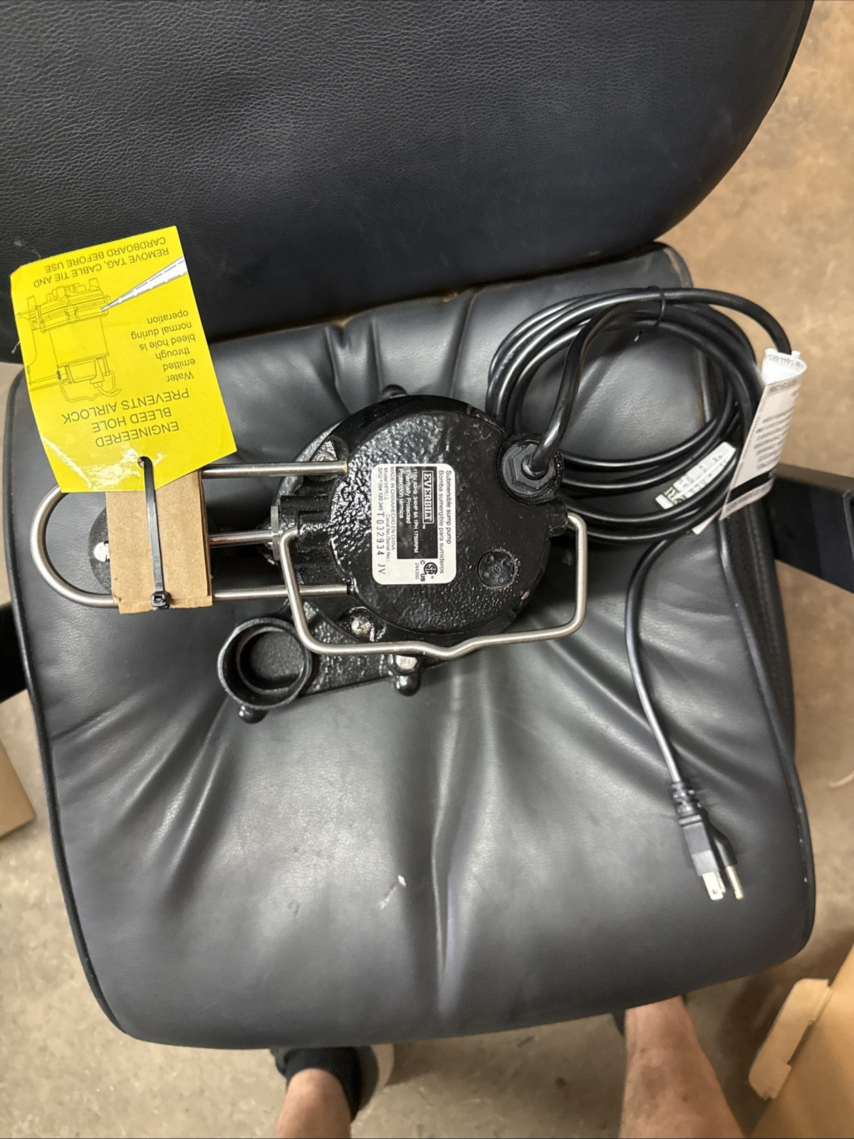 Everbilt 3/4HP Cast-Iron Pro-Grade Submersible Sump Pump 1004 120 345 HDS75