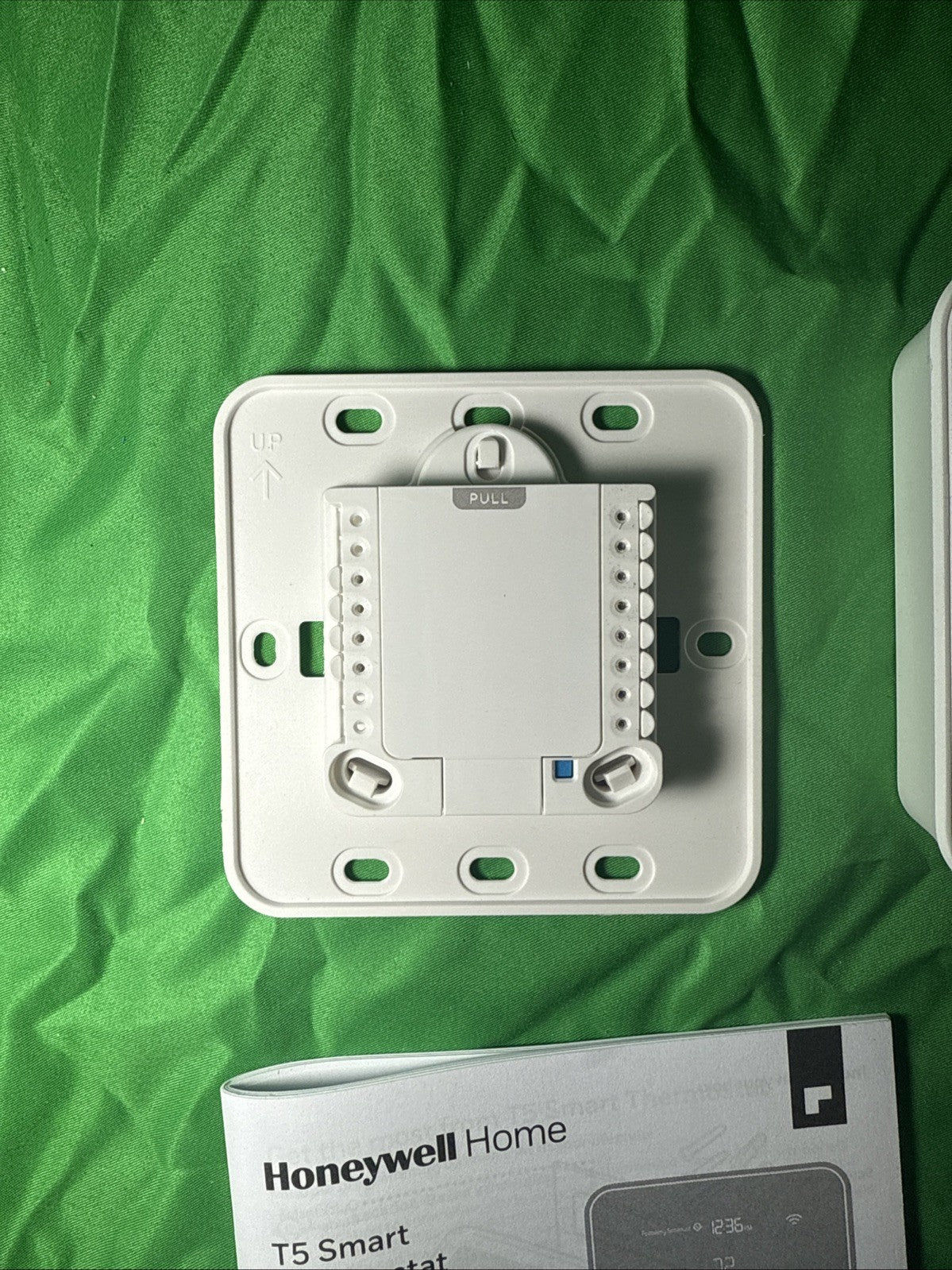 Honeywell T5 WiFi Smart Thermostat RTH8800WF2022 – Open Box