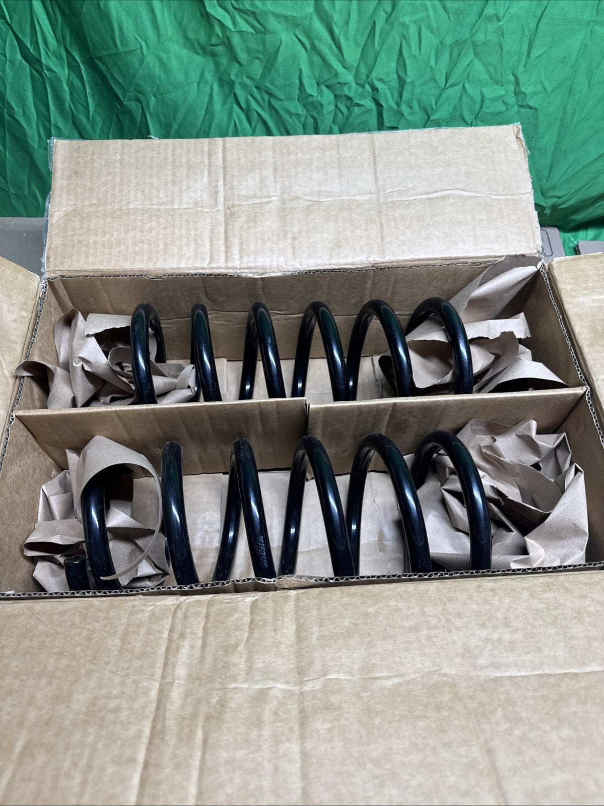 Rear Constant Rate 350 Coil Spring Set Moog For Toyota Sienna FWD 2004-2010