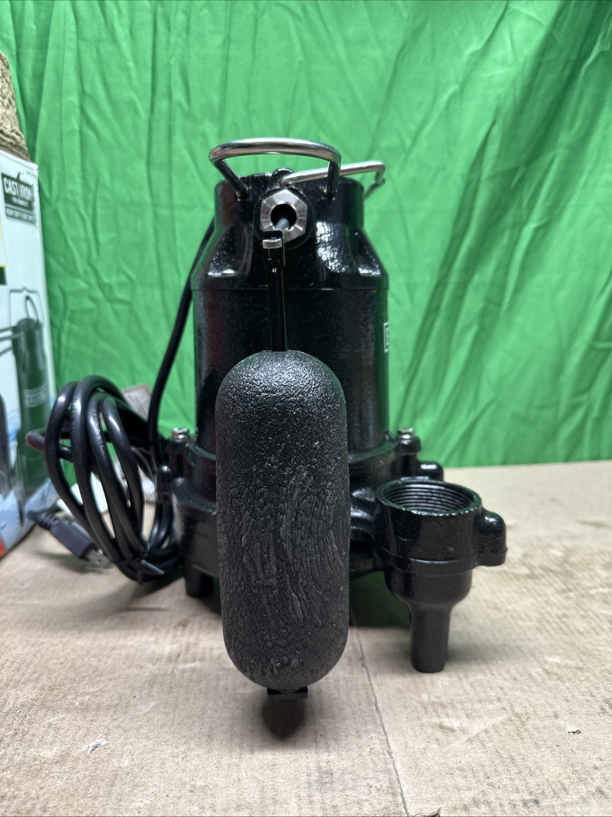 Everbilt 3/4HP Cast-Iron Pro-Grade Submersible Sump Pump 1004 120 345 HDS75