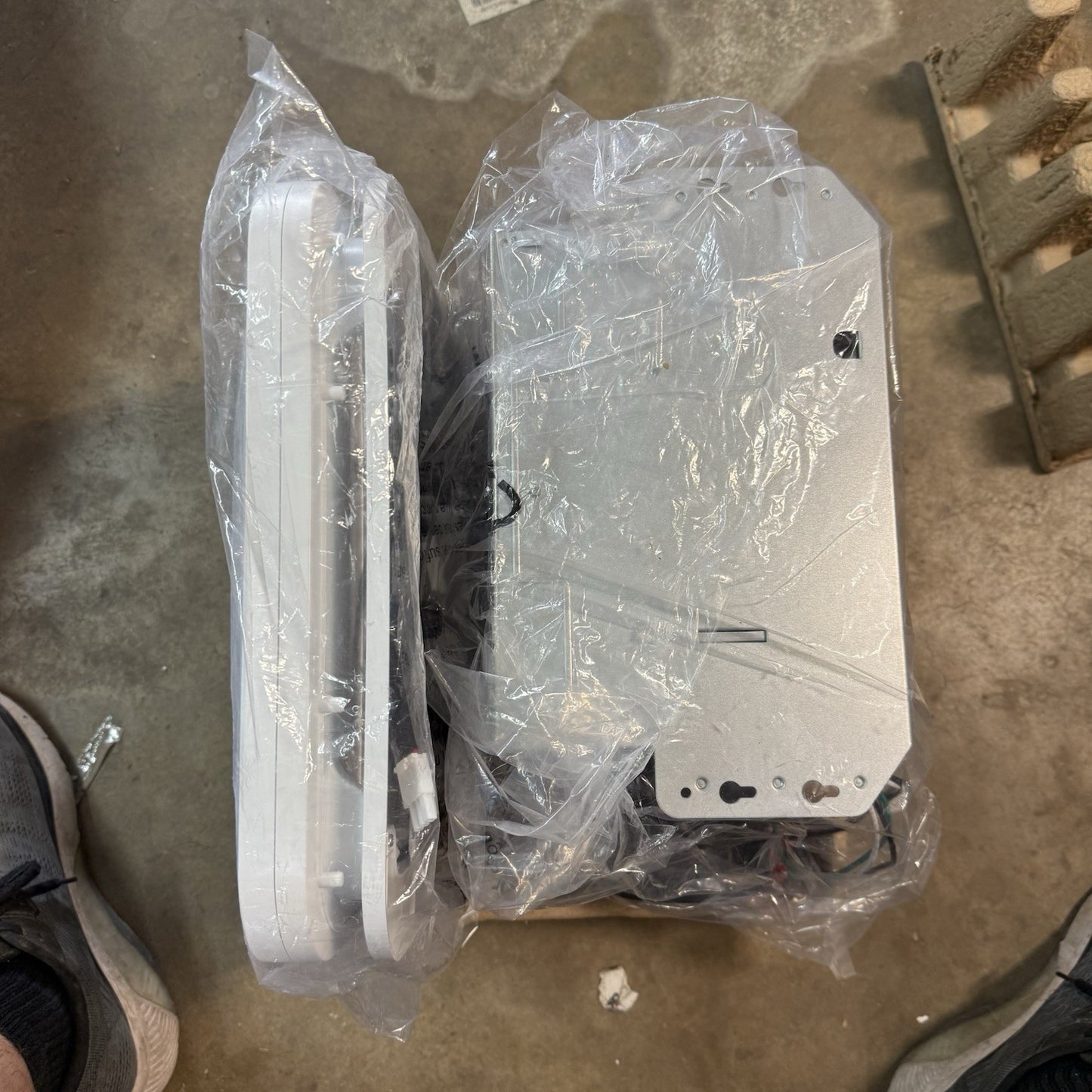 Commercial Electric 80/110 CFM Bath Exhaust Fan Light&Humidity Sensor BF1110