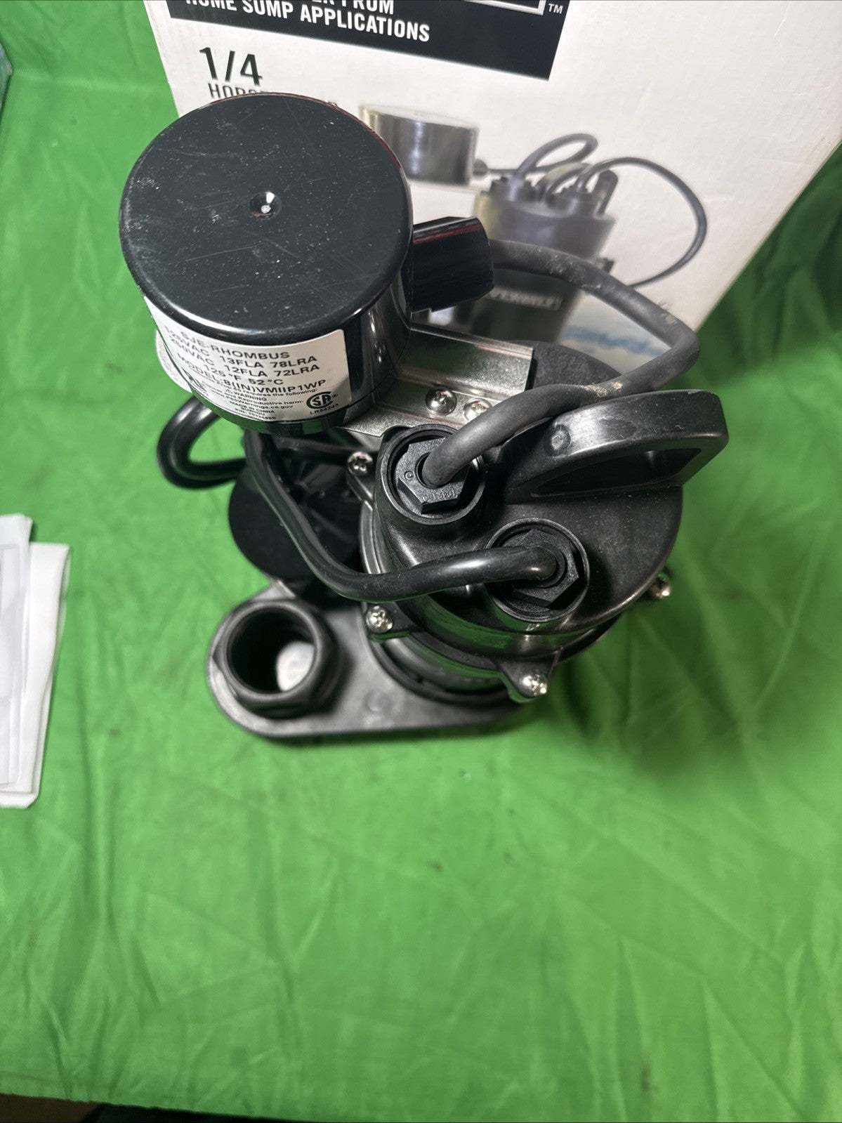 Everbilt 1/4 HP Aluminum Submersible Sump Pump Vertical Switch New Open Box