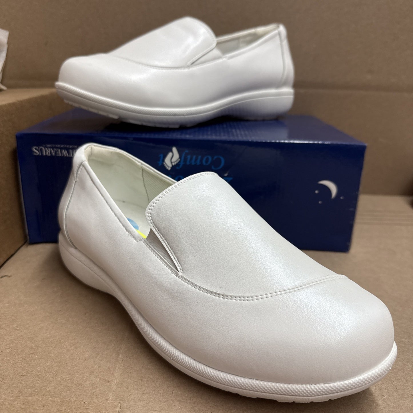 24 HOUR COMFORT Lila Women's 10 Wide Width Leather Slip-On Loafers Nurse