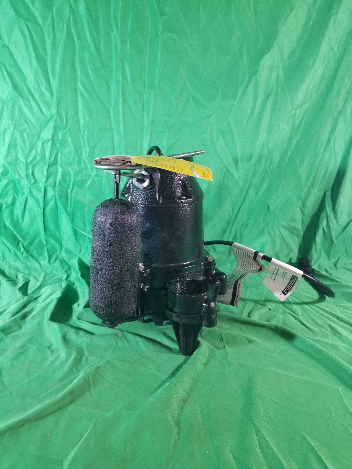 Everbilt 1/3 HP Cast Iron Submersible Sump Pump New-Open Box