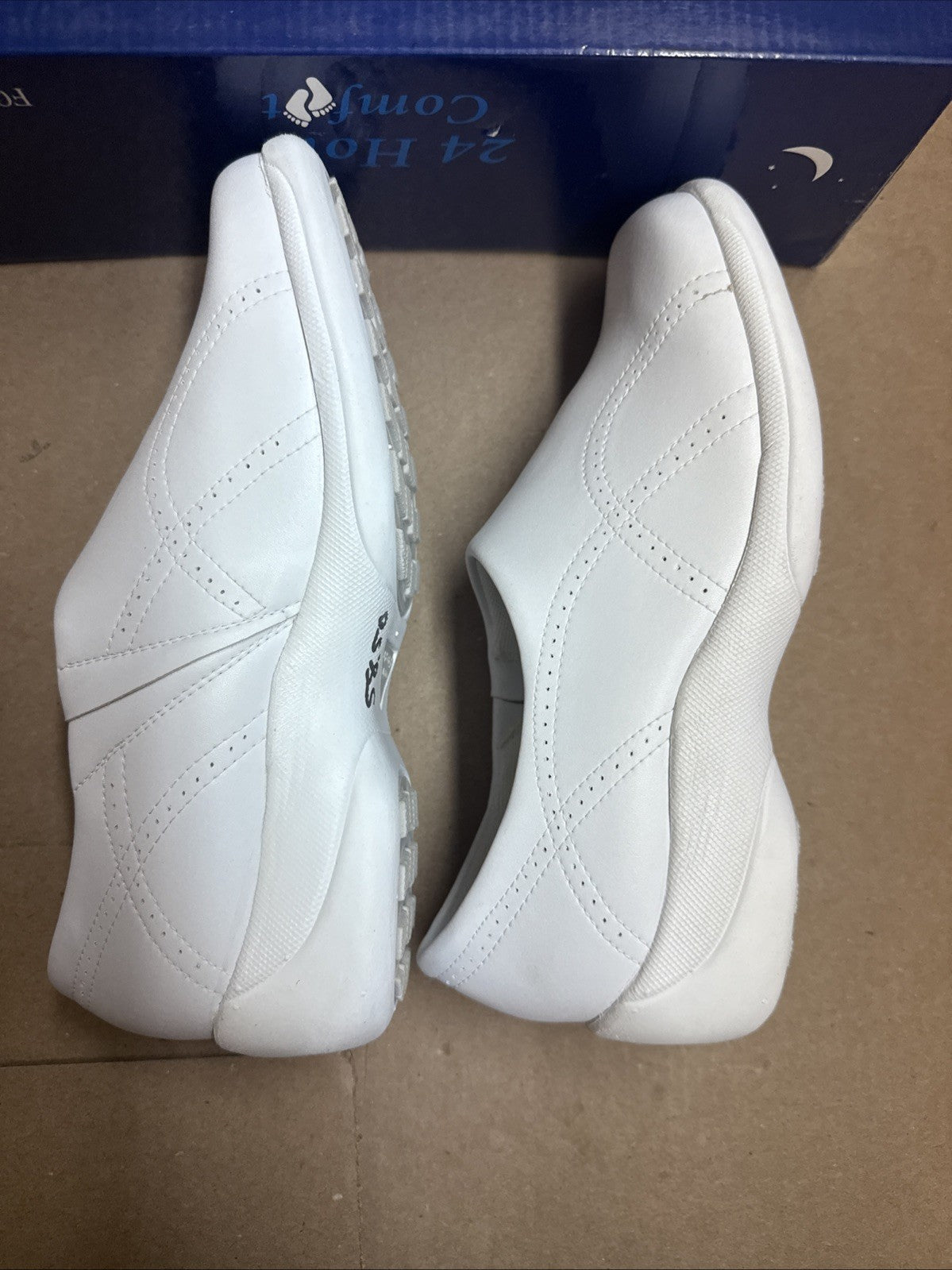 24 HOUR COMFORT Sofia Women's 6.5 Wide Width Slip-On Leather Loafers