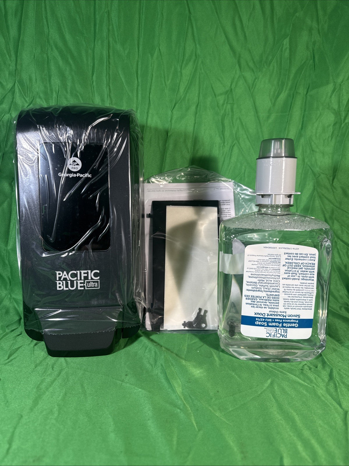 GP PRO Pacific Blue Ultra Manual Soap & Sanitizer Dispenser Starter Kit 5305714