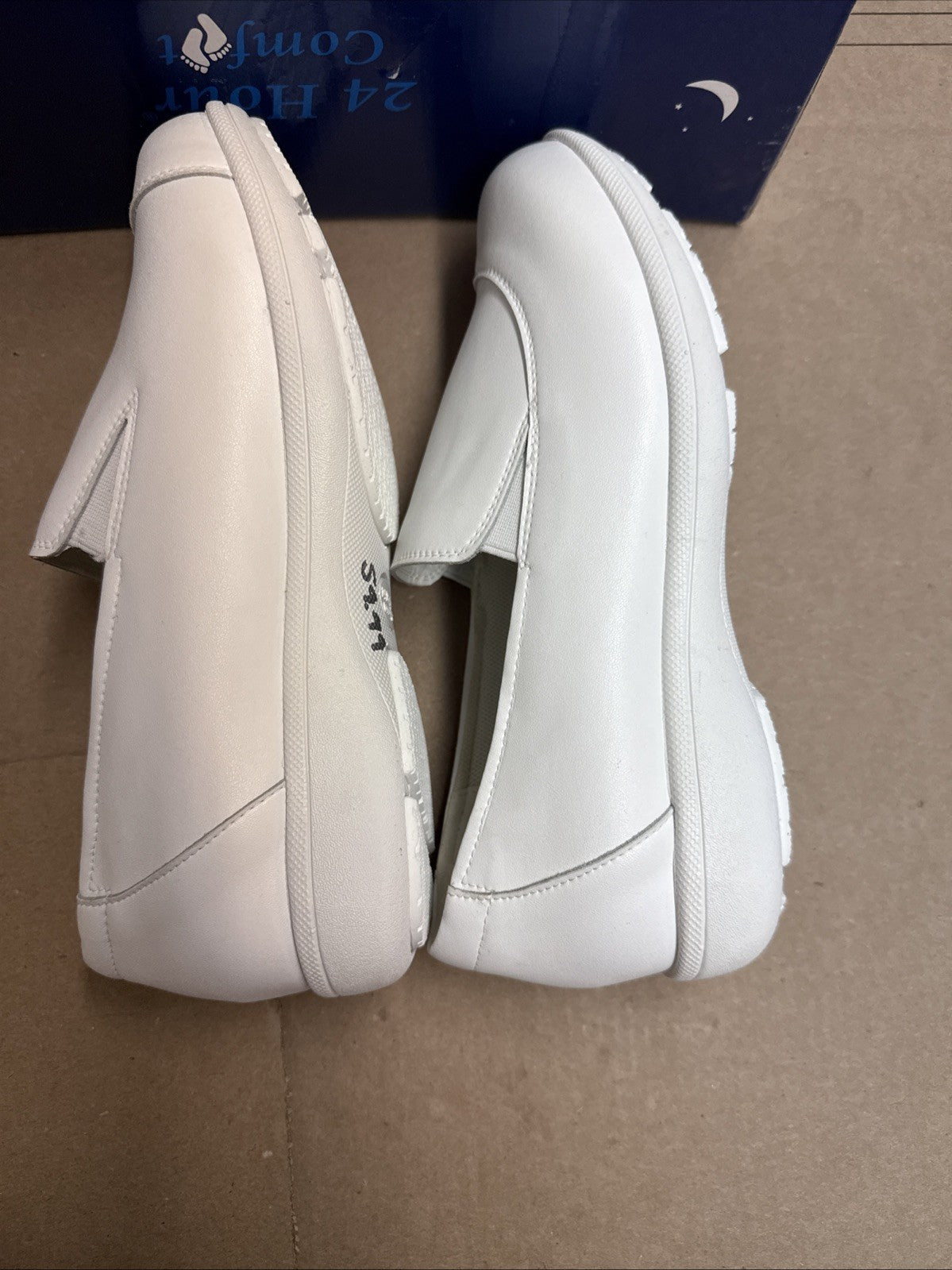 24 HOUR COMFORT Lila Women's 7 Wide Width Leather Slip-On Loafers Nurse